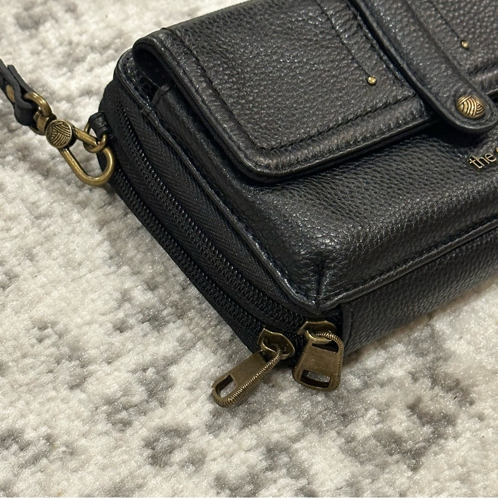 The Sak Sequoia Extra Large Smartphone Black Leather Crossbody Bag Purse - Picture 4 of 9